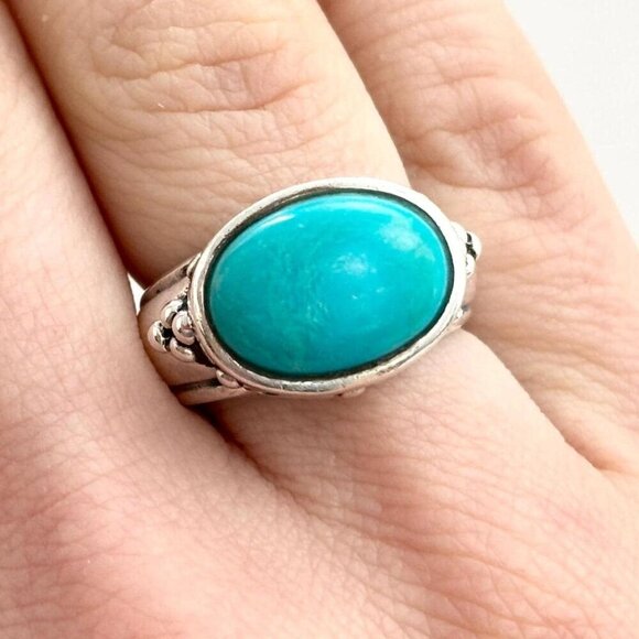 Southwest Style Oval Turquoise Bezel Set Vintage Sterling Silver Ring - sz 6 - Picture 1 of 10